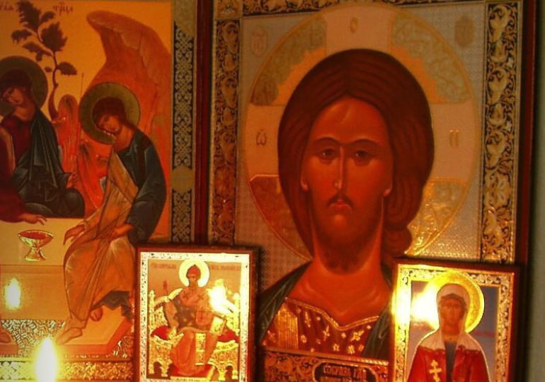 Традиції та поради створення домашнього іконного куточка
