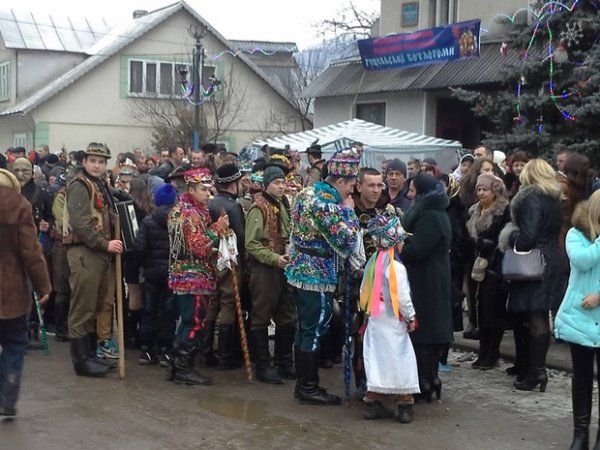 В селе Косовская Поляна на Раховщине состоялся фестиваль «Гуцульские бетлегемы»