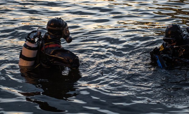 На Закарпатті водойма забрала життя юнака: водолази витягли тіло зі ставка