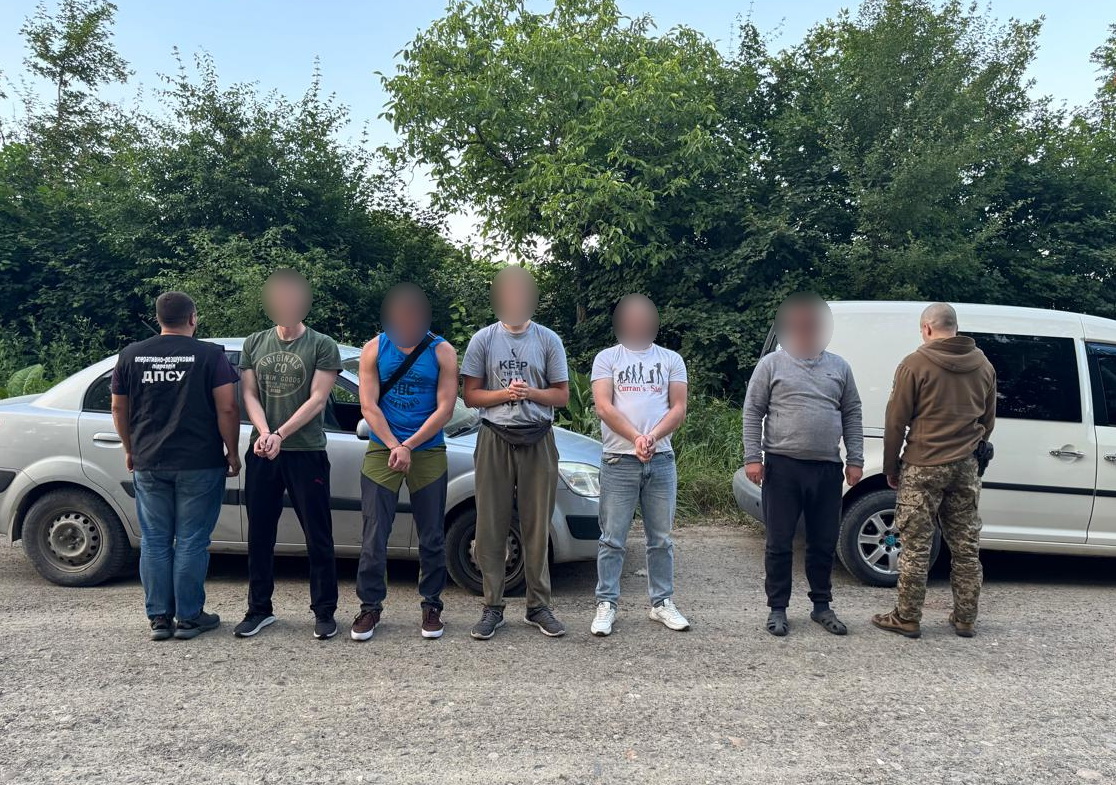 $10 тисяч за втечу на таксі: прикордонники затримали чоловіків з трьох областей (ВІДЕО)