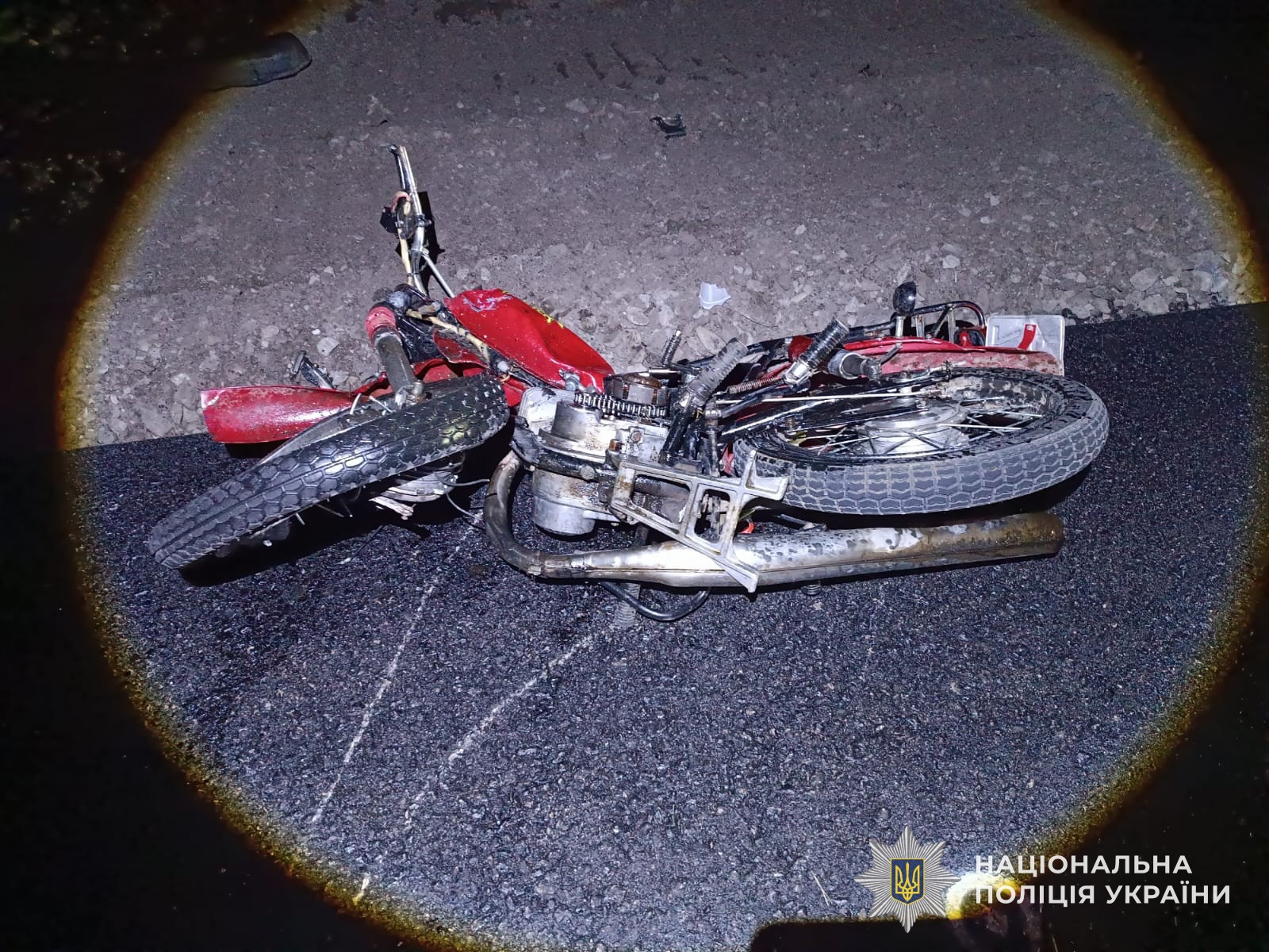 Малюнок до статті Нічна ДТП забрала життя 20-річного мотоцикліста: ще троє людей у лікарні (ФОТО)%
