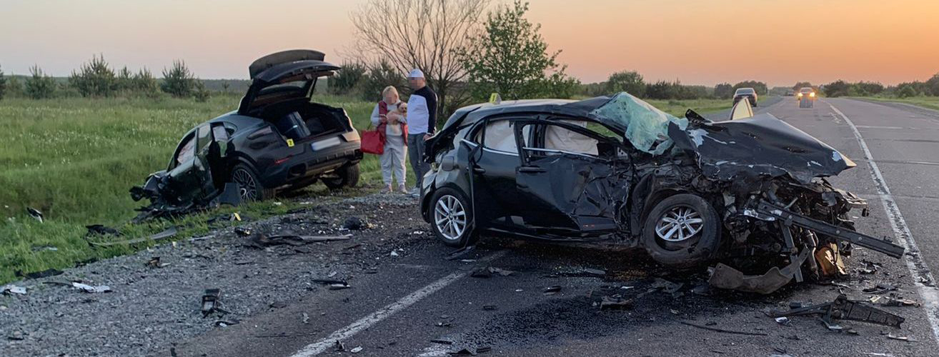 На Заході України сталася моторошна ДТП: водій «Renault Megane» був госпіталізований у реанімацію (ФОТО)