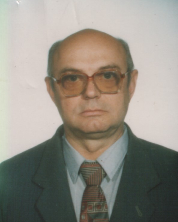 Йому було 69. В райлікарні пропрацював урологом рівно 45 років. Прийшов сюди одразу після закінчення тоді ще Ужгородського державного університету в 1972 році. 