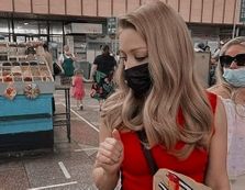 Тіна Кароль у Louis Vuitton гуляла по ри...