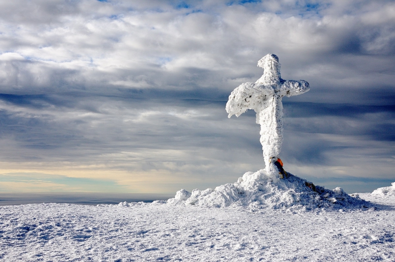 Вчора, до рятувальників надійшло повідомлення про те, що на серпантині гори Говерла в сніговому покриві виявлено тіло людини.
