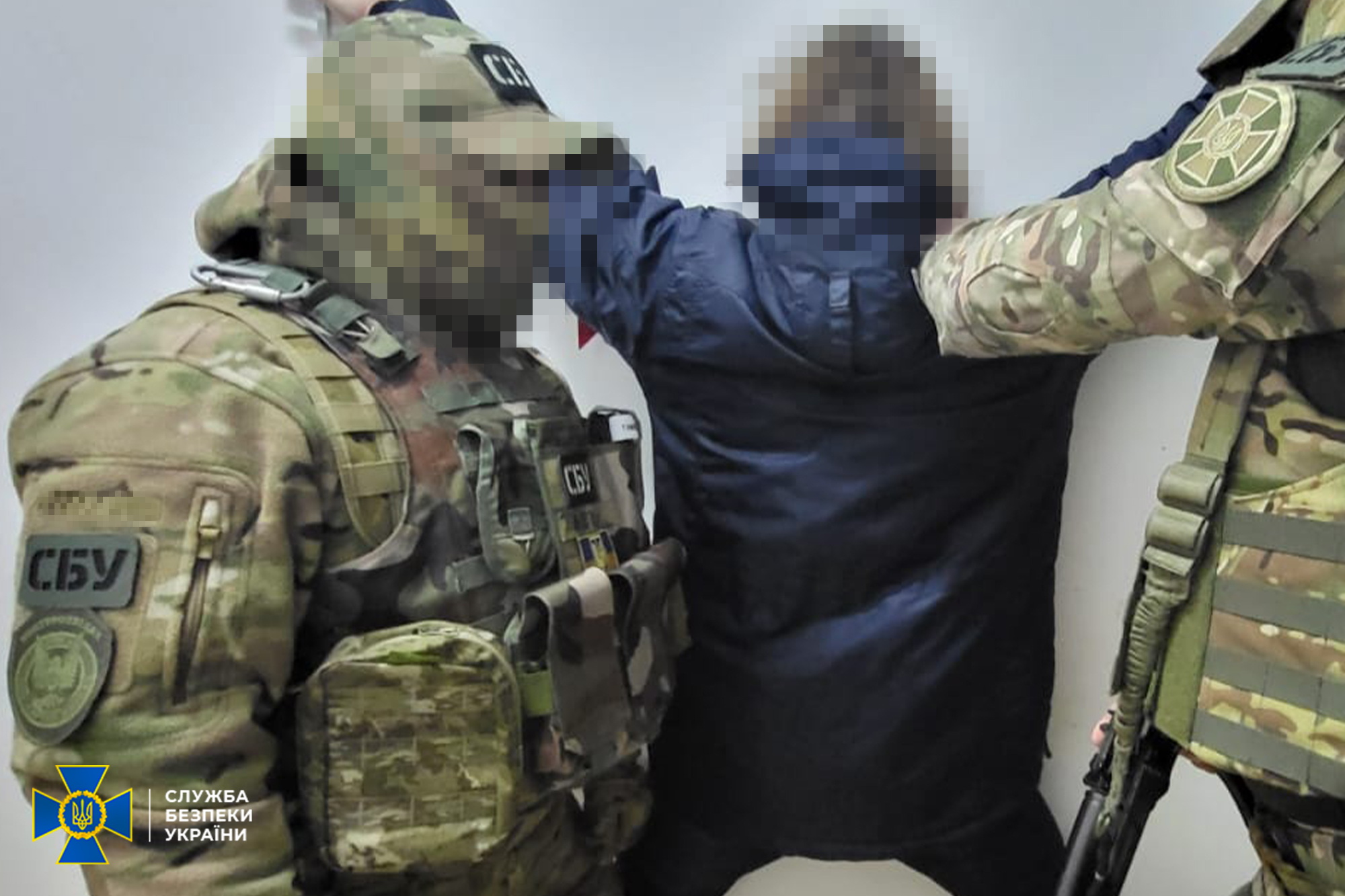 СБУ затримала ворожого агента, який шукав для рашистів «шпарини» у протиповітряній обороні (ФОТО)