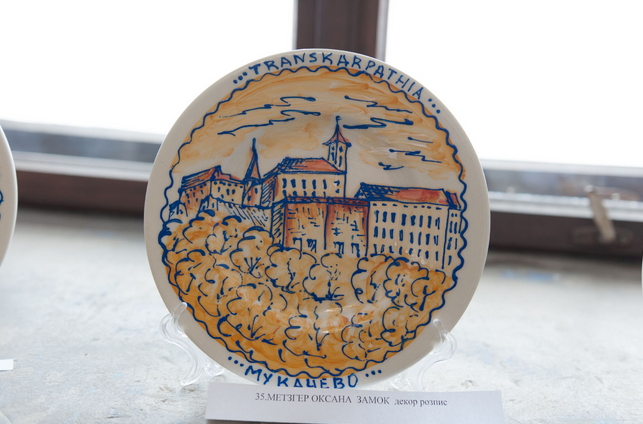 Майстер-клас з розпису кераміки проведуть у Закарпатському музеї народної архітектури та побуту