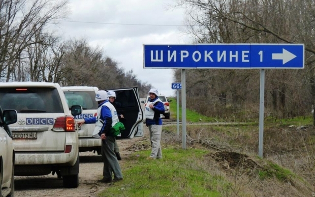 Наблюдатели специальной мониторинговой миссии ОБСЕ на Донбассе сообщили, что поселок Широкино вблизи Мариуполя покинули все мирные жители.

