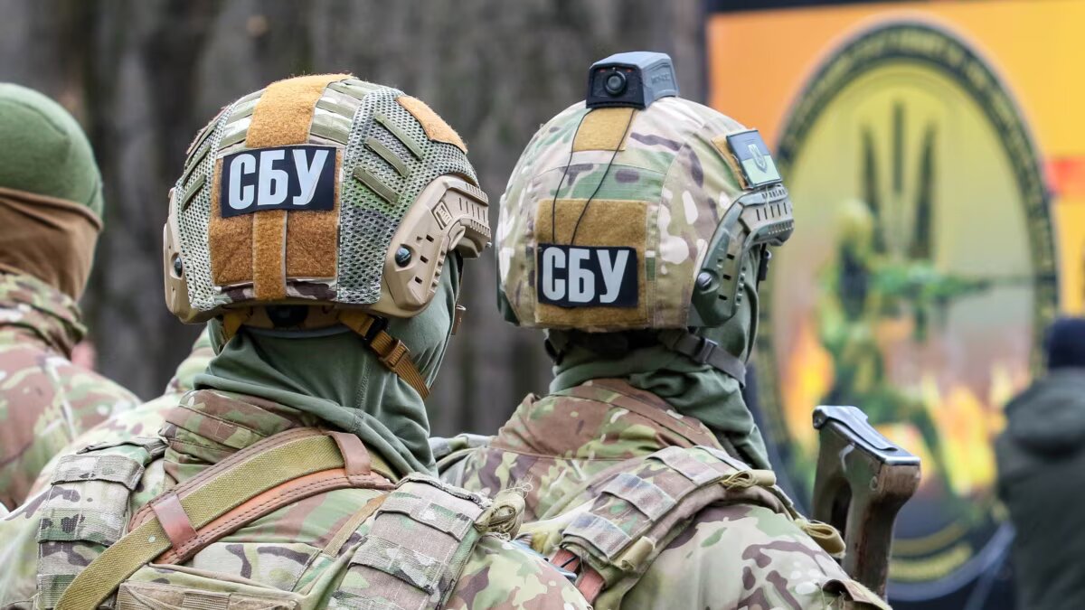 Следователи Службы безопасности Украины в Закарпатской области собрали доказательства вины семи коллаборантов, которые поддерживали оккупантов в начале полномасштабного вторжения россии.