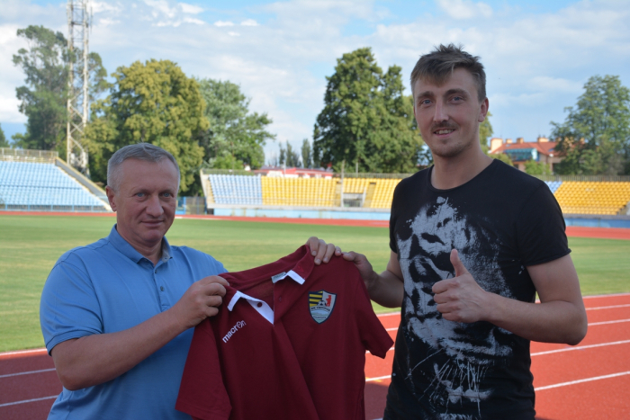  Артем Корольчук екс-гравець «Оболоні-Бровар» та «Малинська» став новачком клубу. 