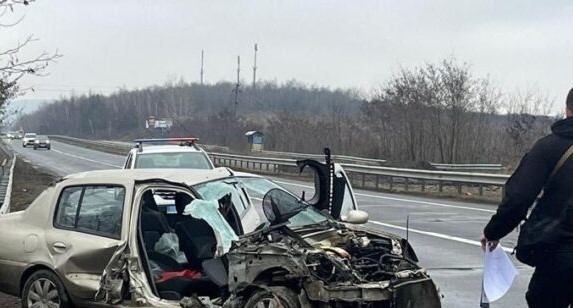 Водій не впорався з керуванням: у автотрощі на Ужгородщині серйозно постраждала людина (ФОТО)