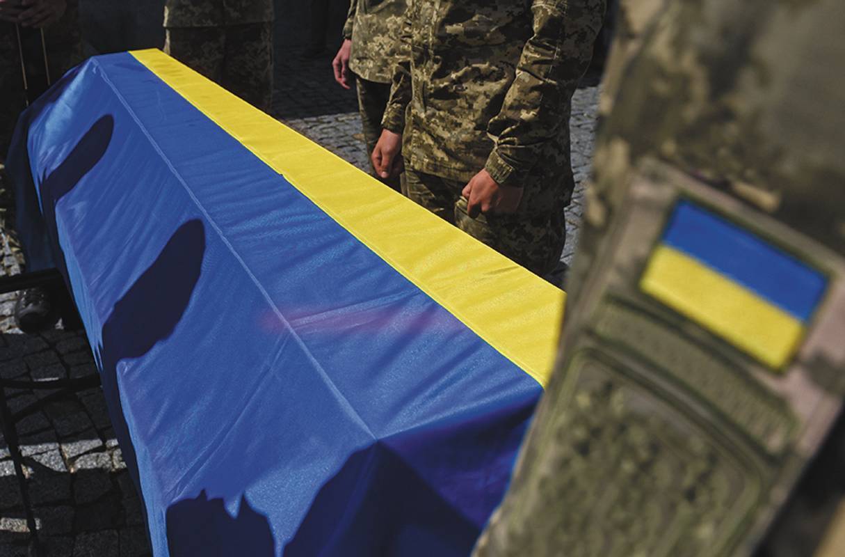 Перестало битися серце закарпатського снайпера: родина Порошенків отримала трагічну звістку з фронту