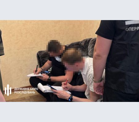 "Перевертень у погонах" попався на "чорній схемі": чоловік за 15 тис. доларів США переправив військовозобов’язаного до Польщі