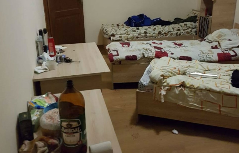 Поліція Закарпаття розкрила вбивство жителя Житомирщини у селі Минай Ужгородського району. Підозрюваного у тяжкому злочині правоохоронці затримали.

