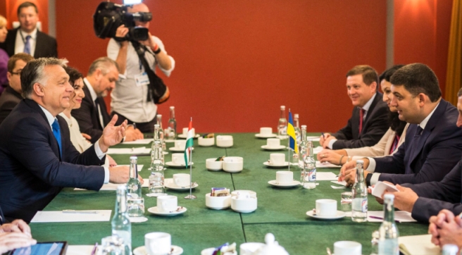 Гройсман в рамках Міжнародного економічного форуму в польському містечку Криниця-Здруй мав зустріч зі своїм угорським колегою Віктором Орбаном.