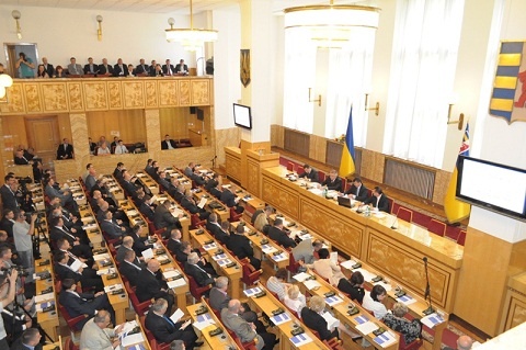 Програму «Власний дім» на 2016-2020 рр. депутати Закарпатської обласної ради затвердили у четвер, 27 серпня, на черговому пленарному засіданні сесії.
