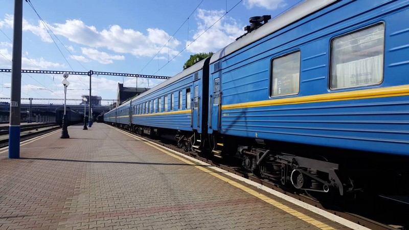 Станом на 20 грудня 2018 року Укрзалізниця відкрила продаж квитків на 29 додаткових поїздів та збільшила кількість рейсів уже призначених поїздів. 