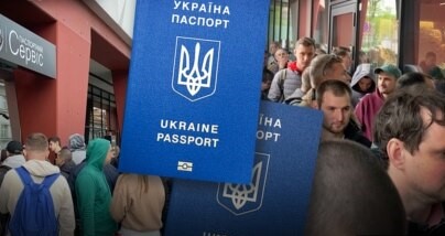 Українці за кордоном знову зможуть отримувати паспорти, але лише за однієї умови: з 30 червня діятимуть нові правила