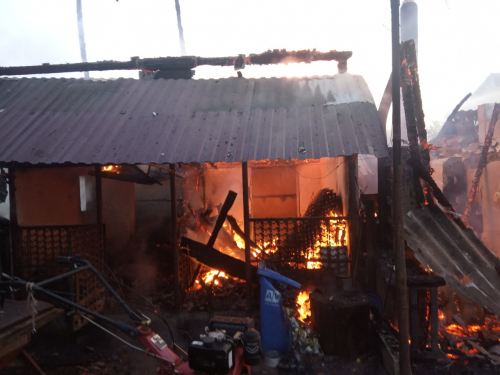 2 июня в 05:10 в службу спасения поступило сообщение о пожаре в жилом доме 64-летнего жителя села Шаланка, ТГ «Илотский». 