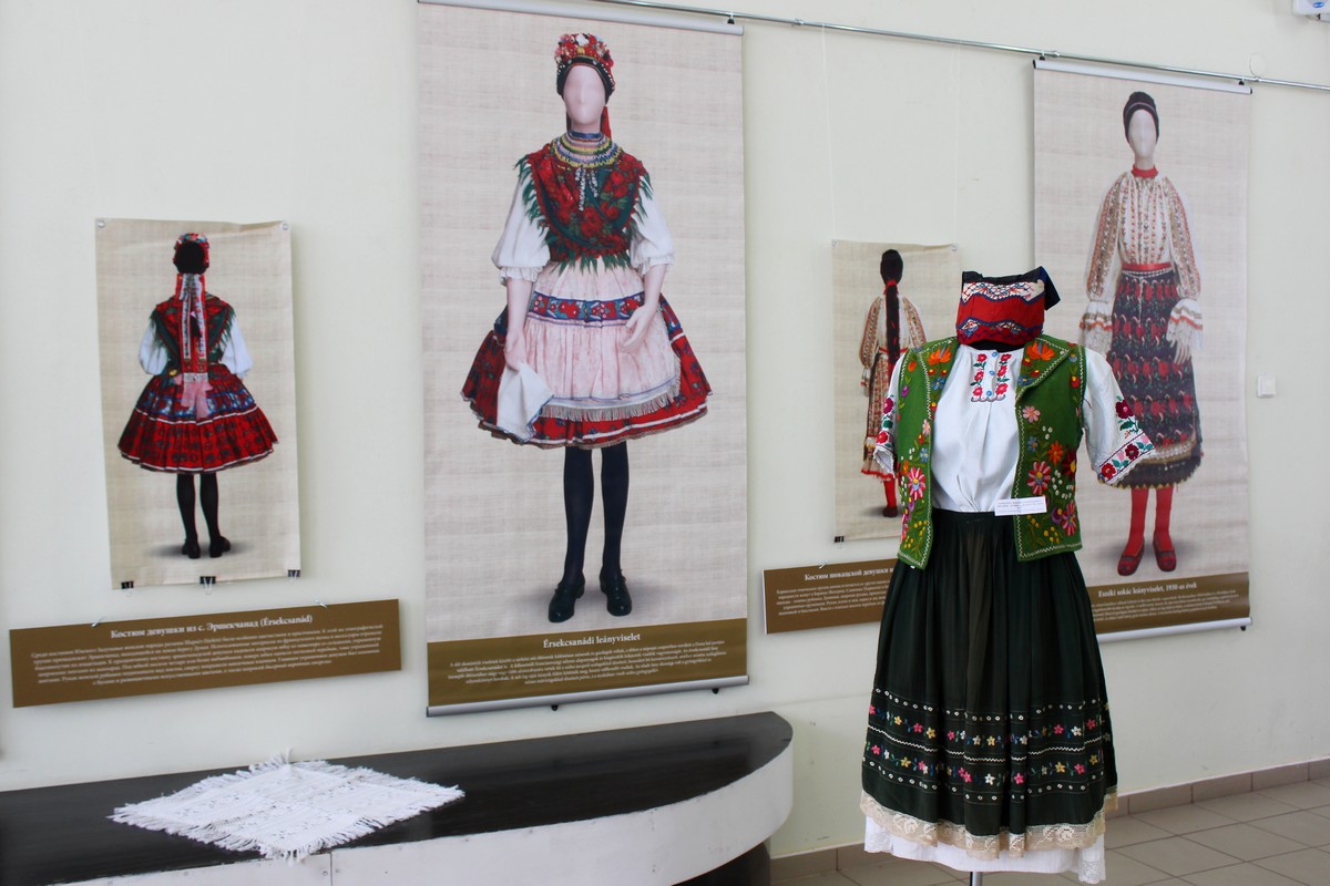 У Закарпатському обласному музеї народної архітектури та побуту нині врочисто відкрили експозицію з нагоди Дня угорської культури. 