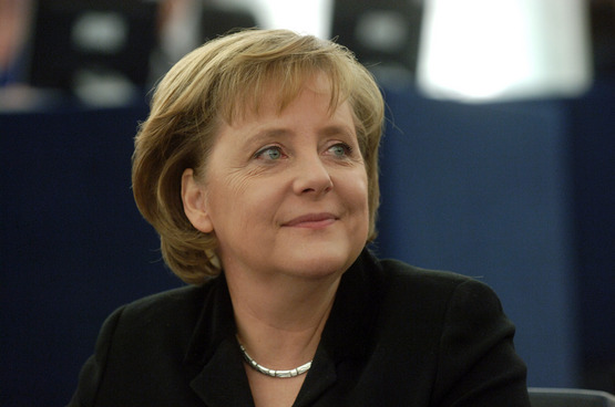 Канцлер Німеччини Ангела Меркель допускає перегляд довгострокового партнерства в енергетиці з РФ.
