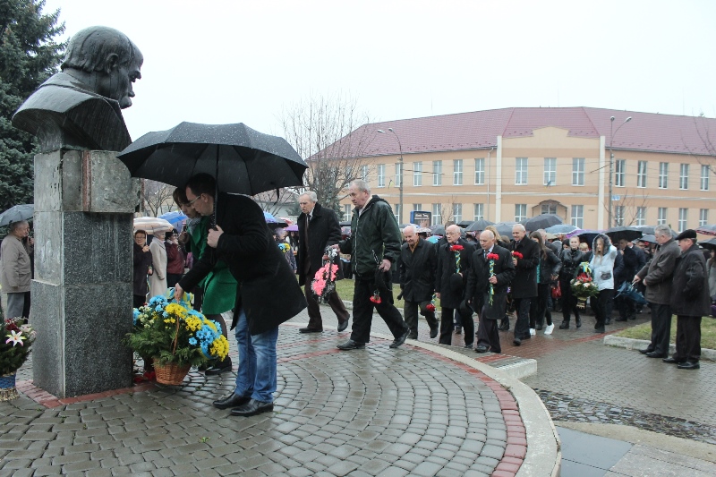 В Мукачево провели торжества с участием общественности, представителей власти по случаю 203-й годовщины от дня рождения выдающегося украинского поэта, художника, общественного деятеля, национального героя.