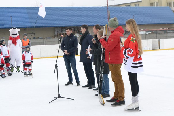 На відкритті ковзанки в Ужгороді мер пообіцяв мешканцям льодовий палац / ФОТО