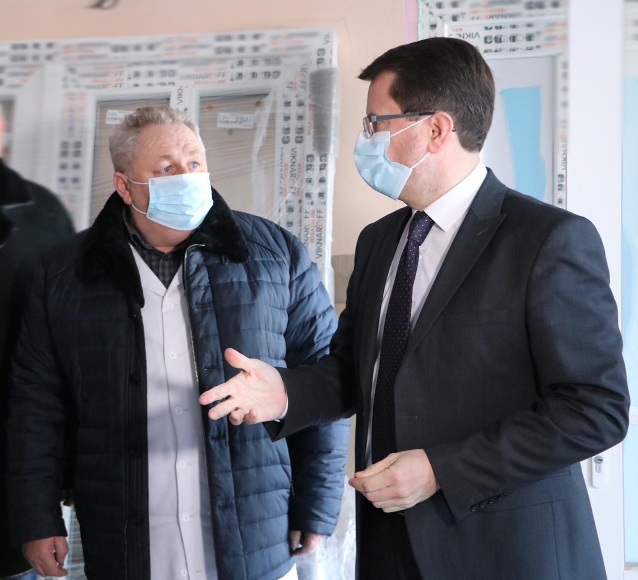 Вчера в Тячевской районной больнице побывал глава областной государственной администрации Анатолий Полосков.