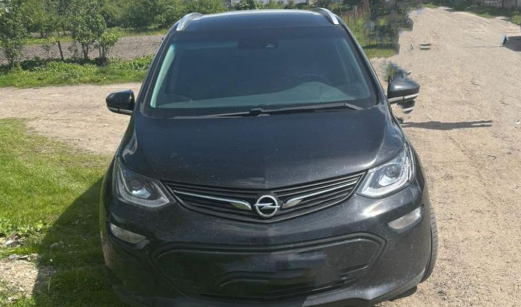 Дворічна дівчинка потрапила під колеса автівки Opel: подробиці жахливої ДТП (ФОТО)