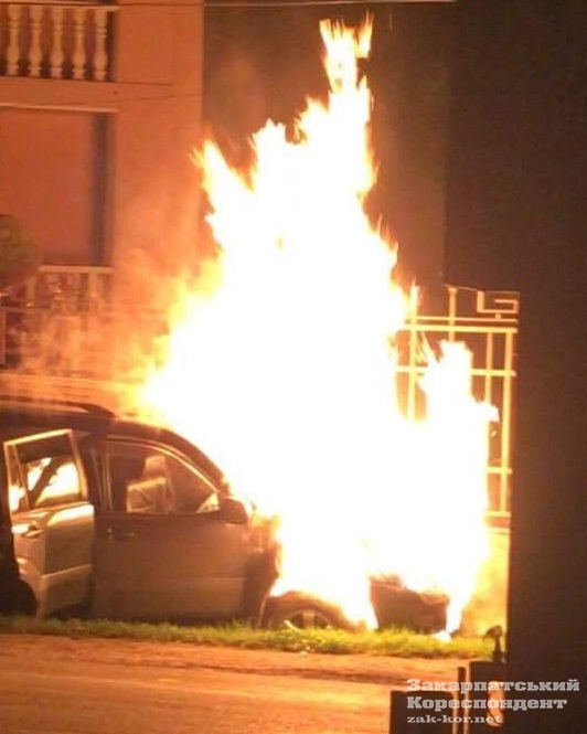 У понеділок, 12 червня, у селі Біла Церква на Рахівщині сталося загорання автомобіля «Toyota Land Cruiser Prado». 
