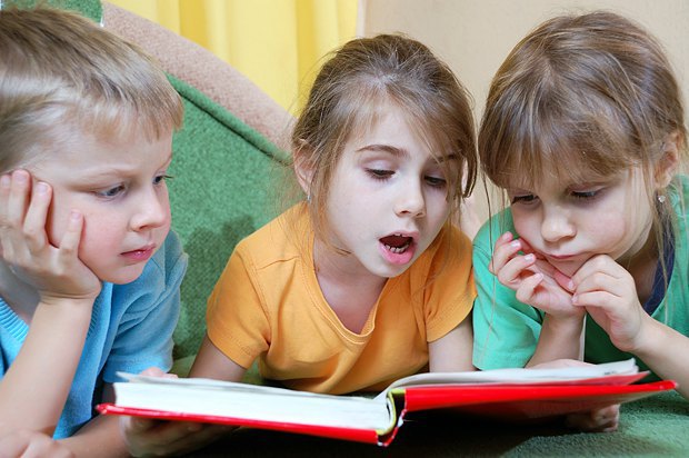 Найкращі книги: що почитати з дітьми на свята?