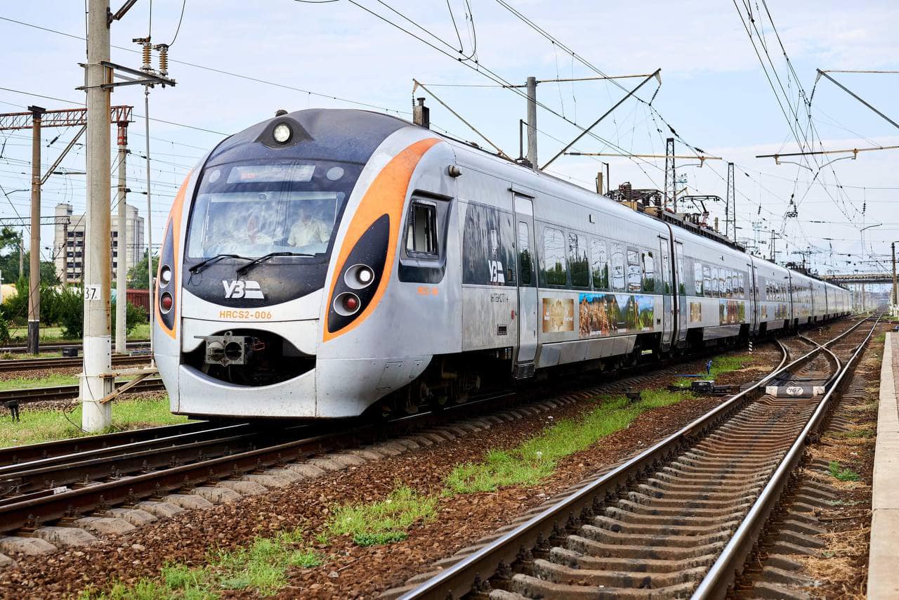 «Укрзализныця» вернула скоростной поезд «Интерсити+» в Одессу в тестовом режиме.