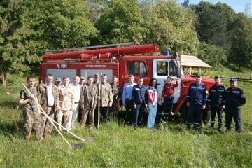 На території Національного природного парку «Зачарований край» що в Іршавському районі відбулися пожежні навчання з ліквідації лісової пожежі. 