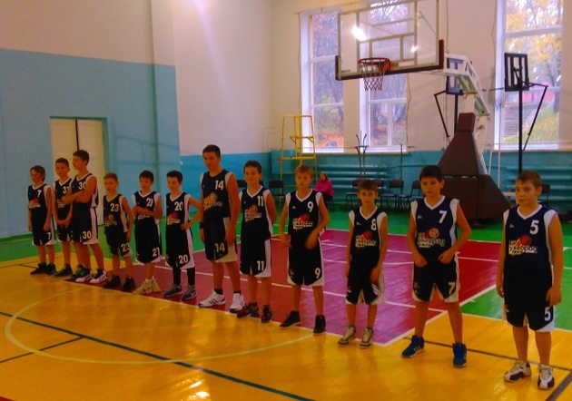 Юные баскетболисты Ужгорода стартовали во Всеукраинской юношеской баскетбольной лиге