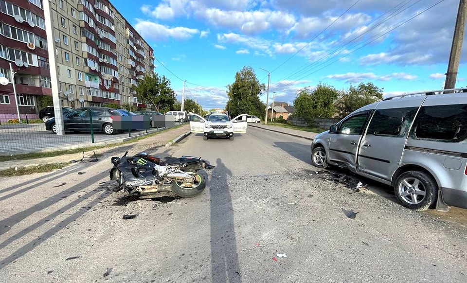 Автопригода сталася 15 вересня, близько 14:20 на вулиці Шевченка в місті Здолбунів.
