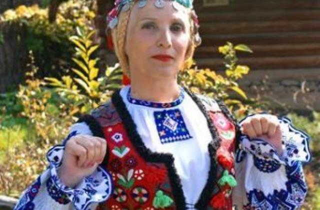 Померла народна, заслужена артистка України, яку називали примадонною Закарпатського народного хору 