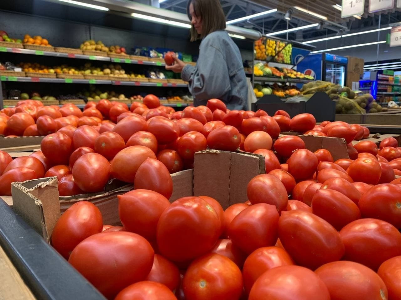 В Україні знову подорожчали тепличні помідори: скільки доведеться заплатити