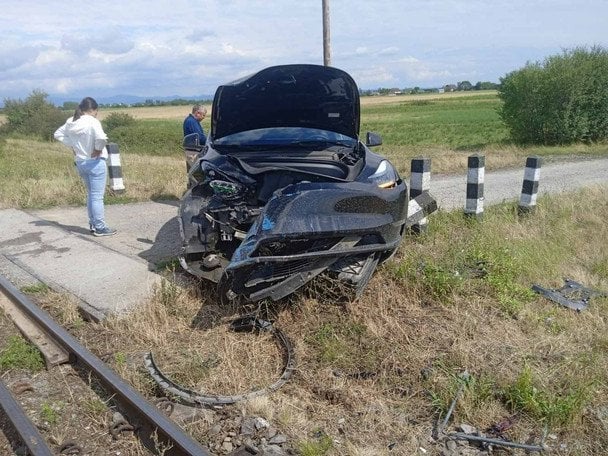 Малюнок до статті Автівку протаранив потяг, а фура злетіла в річку: подробиці шокуючих аварій на Закарпатті (ФОТО)%