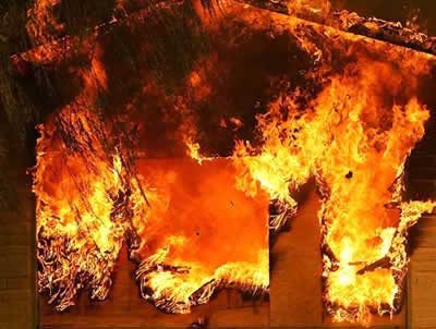 Об обстановке с пожарами в крае информирует Управление ГСЧС в Закарпатской области. В частности возгорания домов зафиксировано на Раховщине и Межгорье.