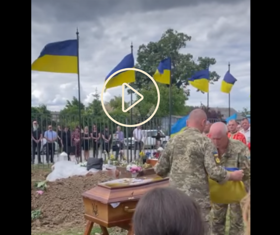 Закарпатця віддали сирій землі: Виноградів провів в останню путь свого Героя (ВІДЕО)