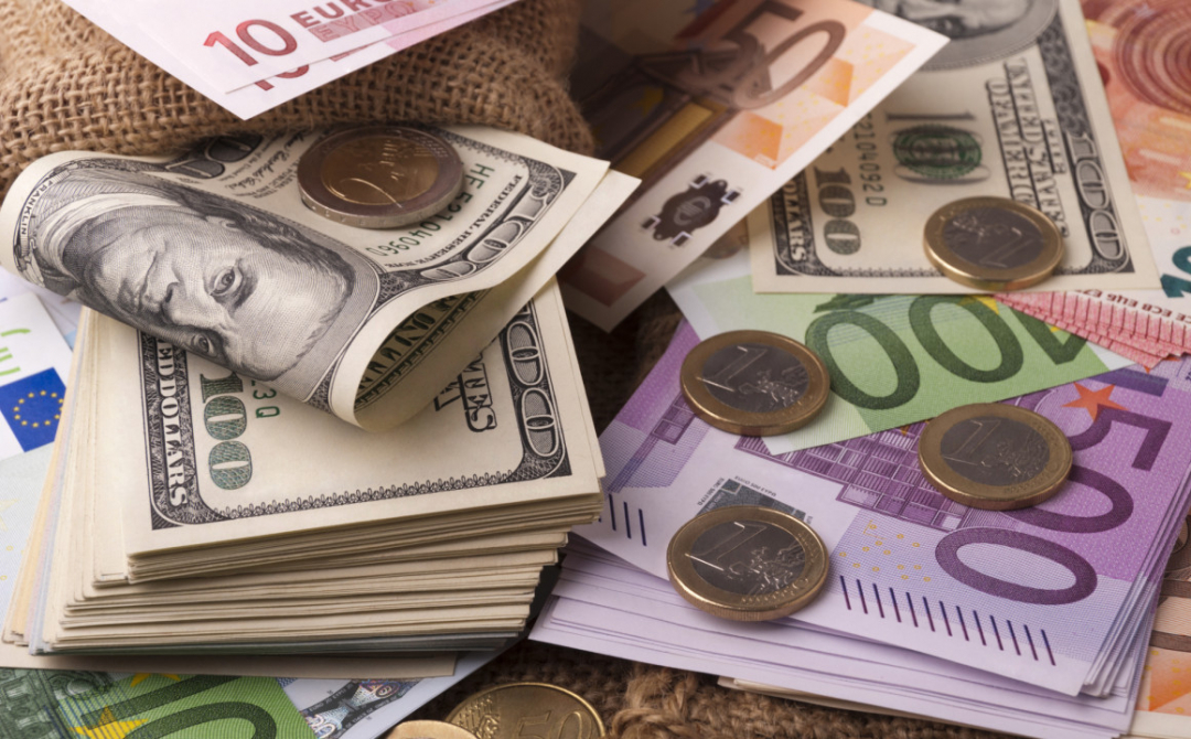 Курс валют на 23 лютого: як змінився долар, євро та злотий