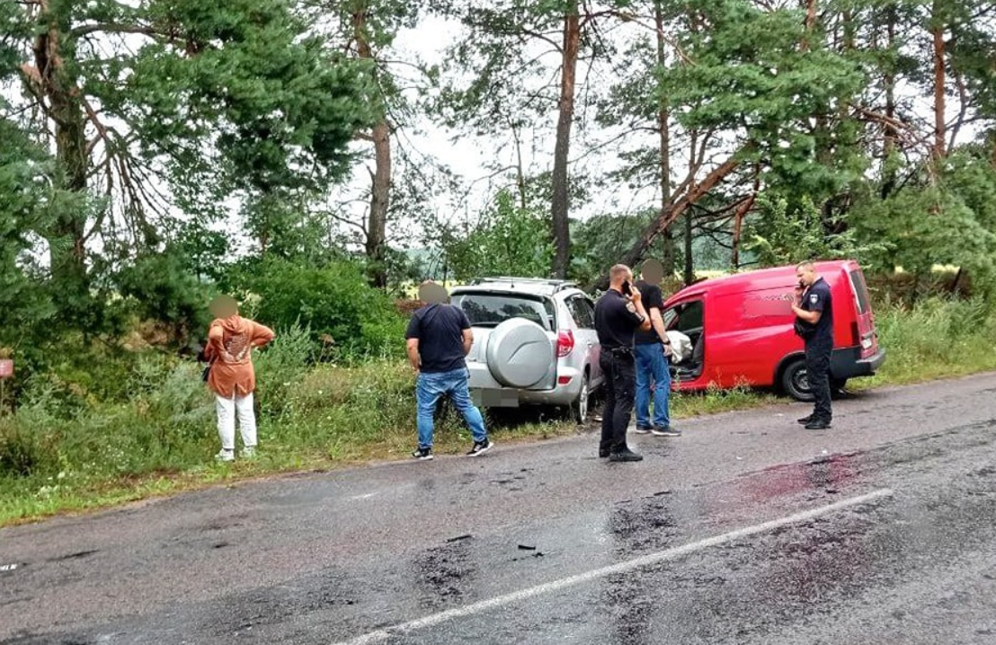 Страшное ДТП на Западе Украины: водителя фургона доставили в реанимацию с тяжелыми травмами (ФОТО)