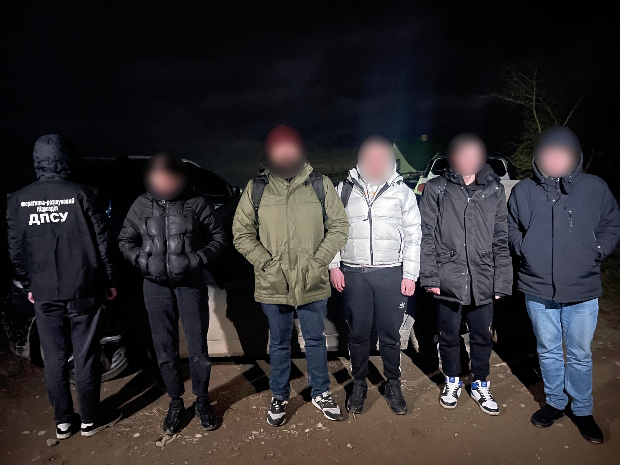 Спіймана на гарячому: жінка за $37 тисяч намагалася вивезти чотирьох чоловіків за кордон (ВІДЕО)