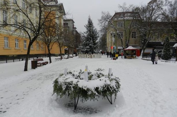 Предрождественское Берегово было покрыто снегом. Улицы остались с «серебряным одеялом».