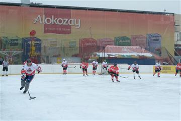 21-22 января, на ледовом поле «IceLand» состоялись три хоккейные поединки. На прошлых выходных дважды выходить на лед пришлось игрокам команды «Синевир» и «Спартак».