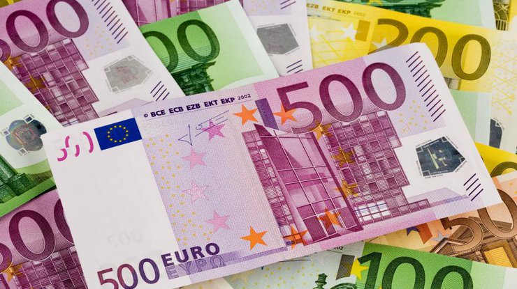 Європейська валюта подешевшала ще на 3 копійки.