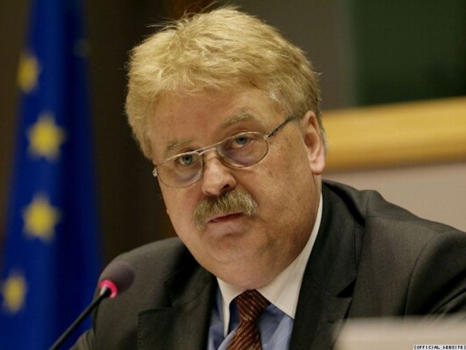 Elmar Brok: Magyarországot sokáig magára hagyták