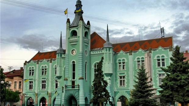 У вівторок, 4 квітня, в Мукачеві скликають позачергову сесію міської ради.