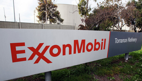 Американська нафтова компанія ExxonMobil зупинила роботи щодо дев'яти з десяти проектів в Росії через санкції США проти РФ. 
