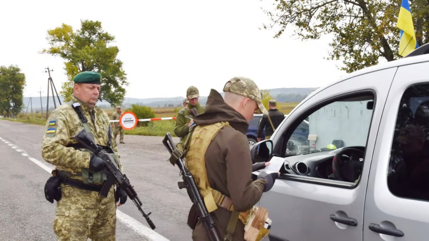 ТЦК судяться з ухилянтами: назвали перелік документів без якого не можна позбавити водійських прав жодного чоловіка